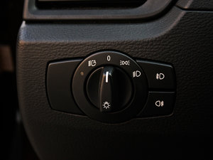 2012xDrive 20i A п؅^