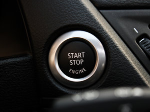 2012xDrive 20i A п؅^