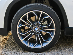 2012款xDrive 28i 豪华版 轮圈