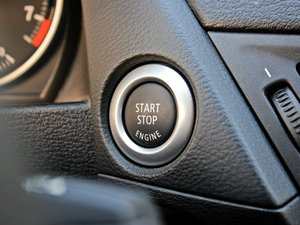 2012xDrive 28i A п؅^