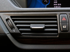 2012xDrive 28i A п؅^