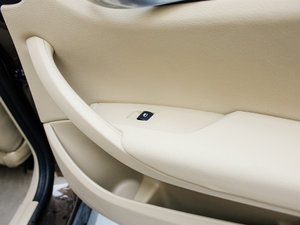 2012sDrive 20i IȰ g