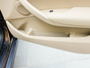 2012sDrive 20i IȰ g