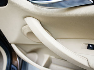 2012sDrive 20i IȰ g