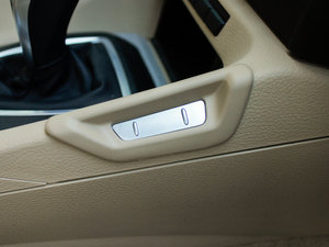 2012sDrive 20i IȰ g