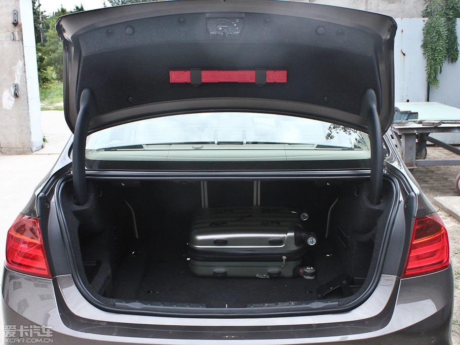 2013R3ϵ 335Li L(fng)а