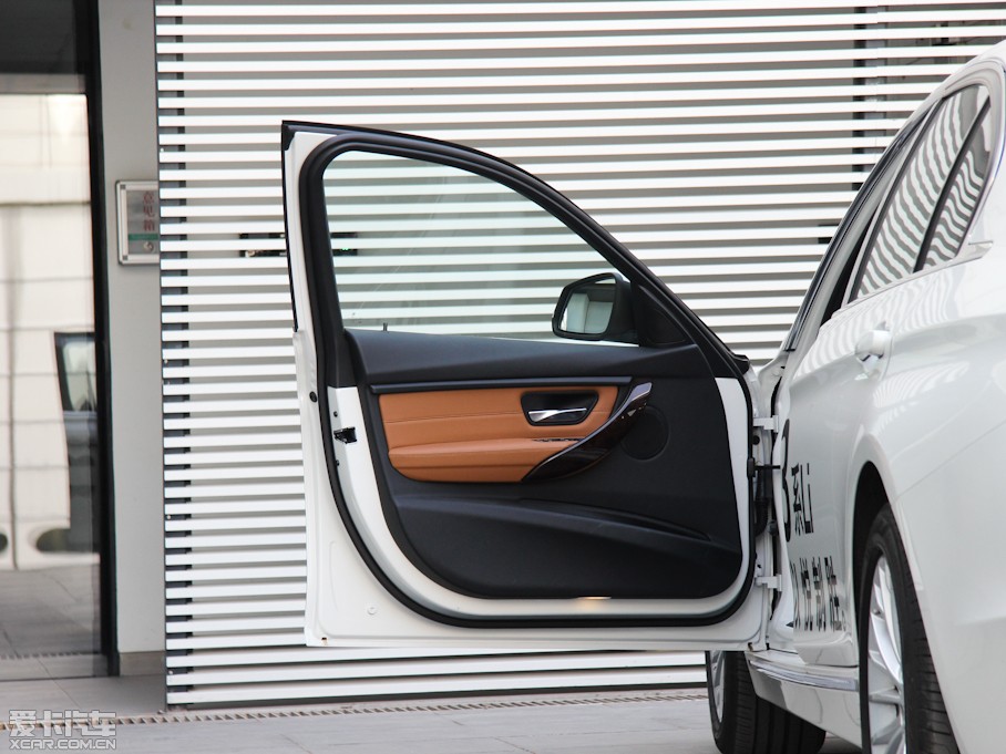 2013��R3ϵ 328Li ���A��