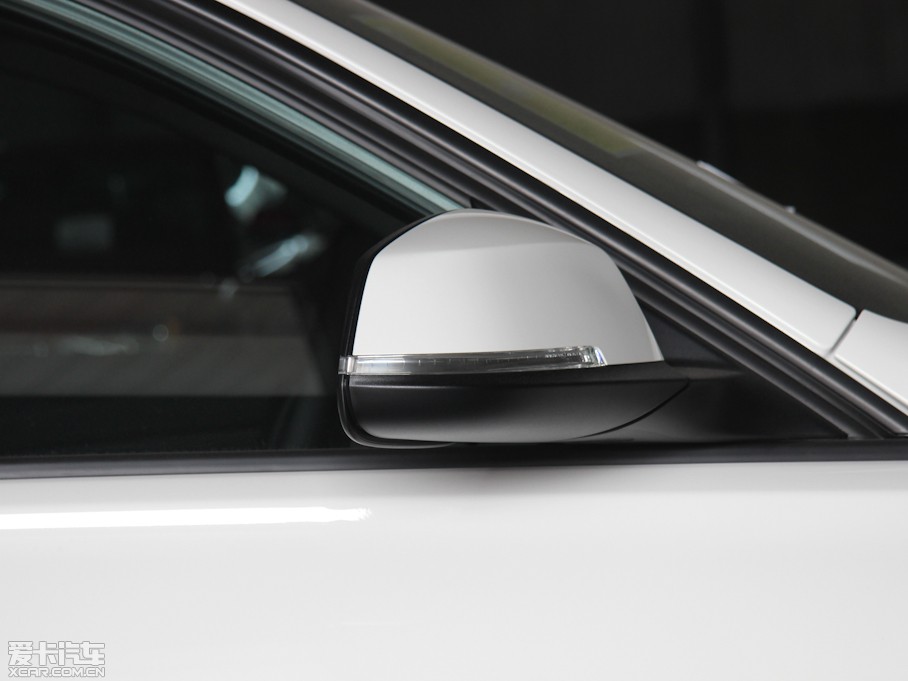 2013��R3ϵ 320i �r(sh��)�а�