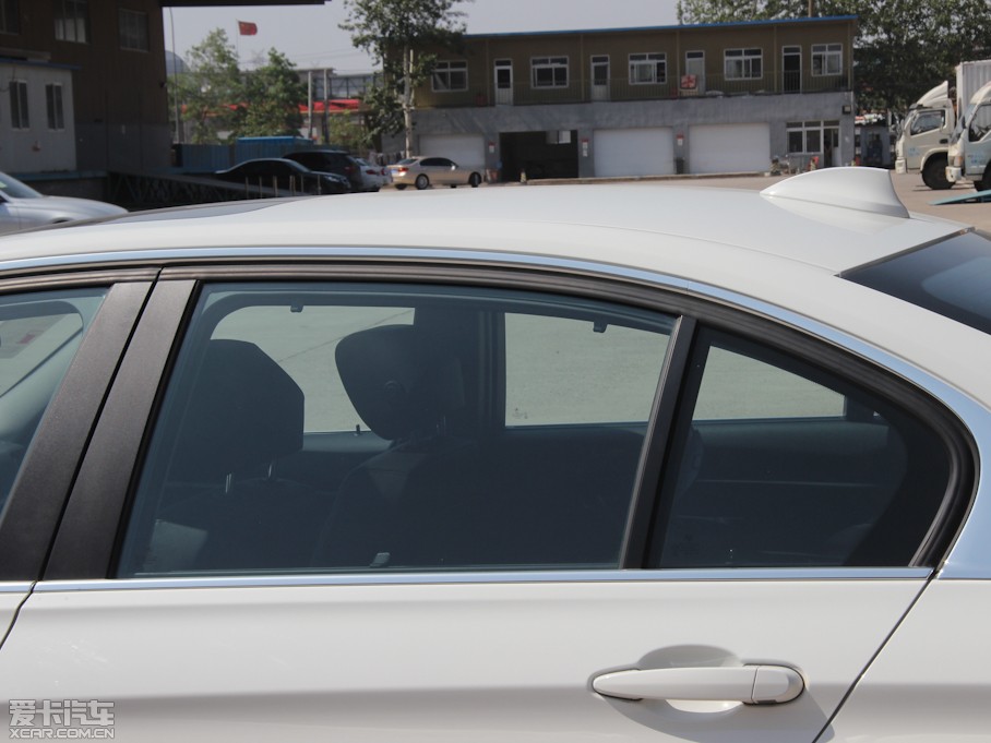 2013��R3ϵ �Ŀ� 328Li ���A�OӋ���b