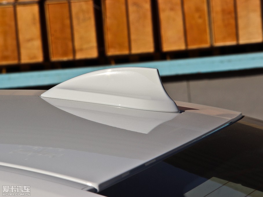 2013R3ϵ 320i M(jn)ȡ