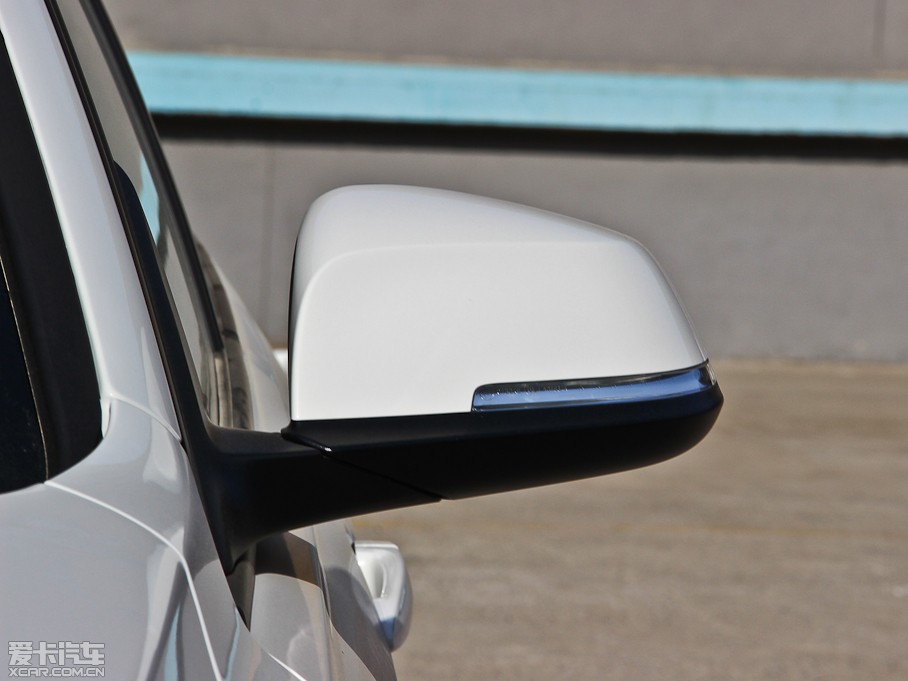 2013R3ϵ 320i M(jn)ȡ