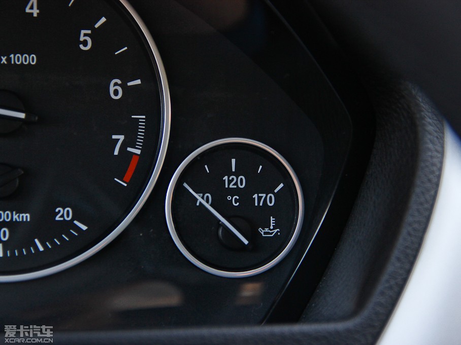 2013R3ϵ 320i M(jn)ȡ