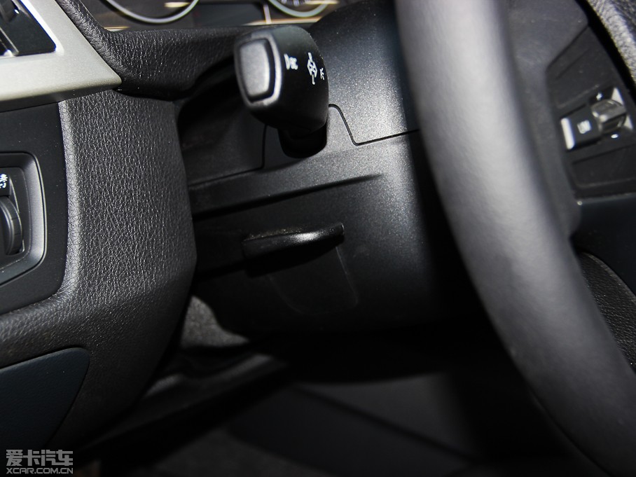 2013R3ϵ 320i M(jn)ȡ