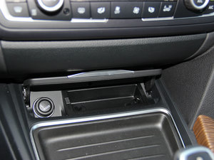 2013Ŀ 320Li L(fng)O(sh)Ӌ(j)b п؅^(q)