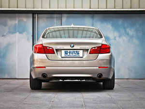 2013款535Li 领先版 正后	