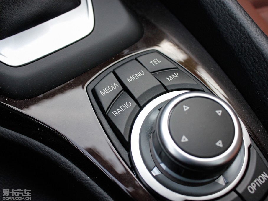 2013RX1 xDrive 20i XOӋb