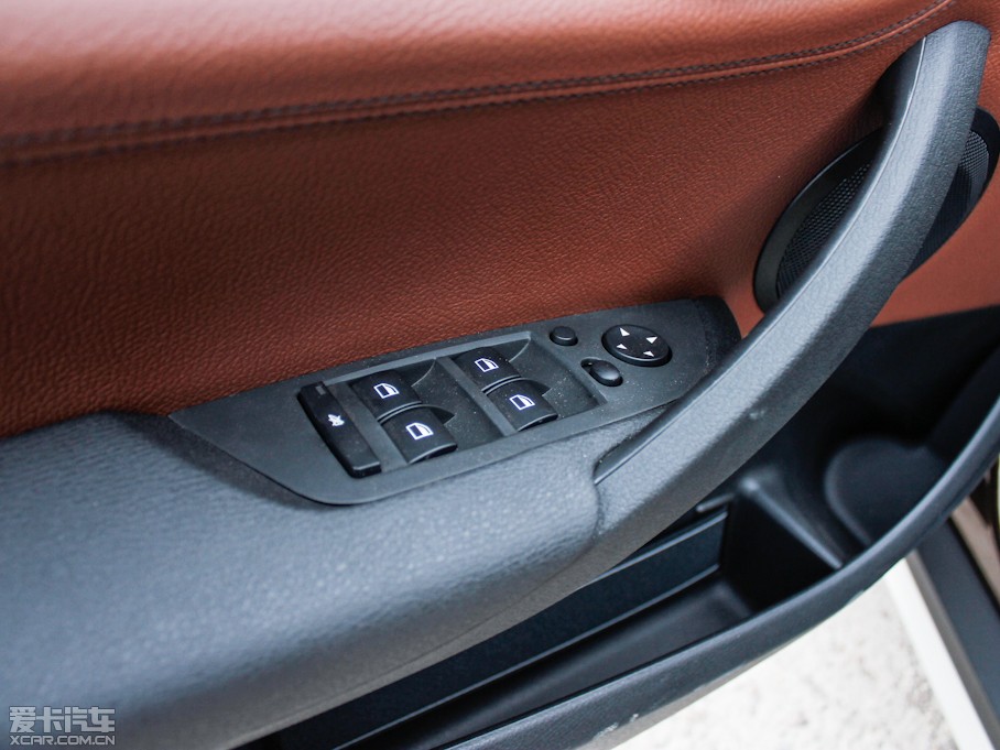 2013RX1 xDrive 20i XOӋb