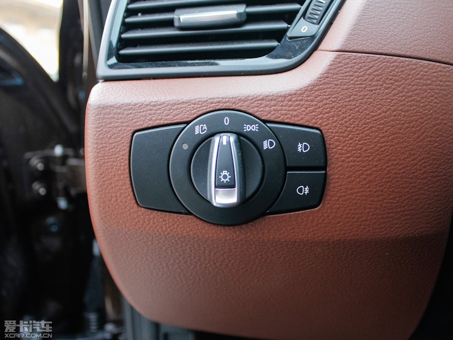 2013RX1 xDrive 20i XOӋb