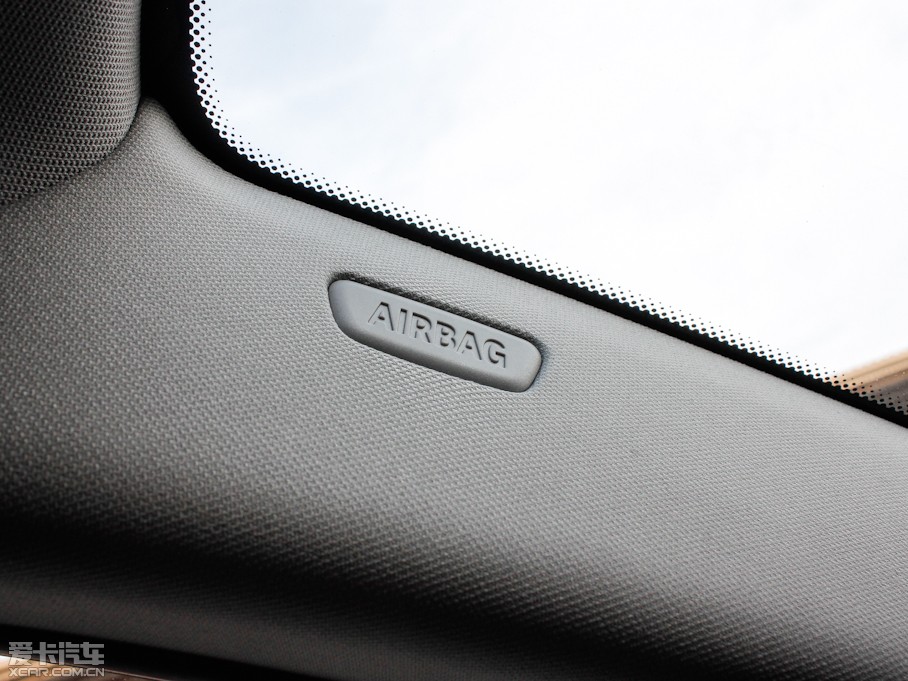 2013RX1 xDrive 20i XOӋb