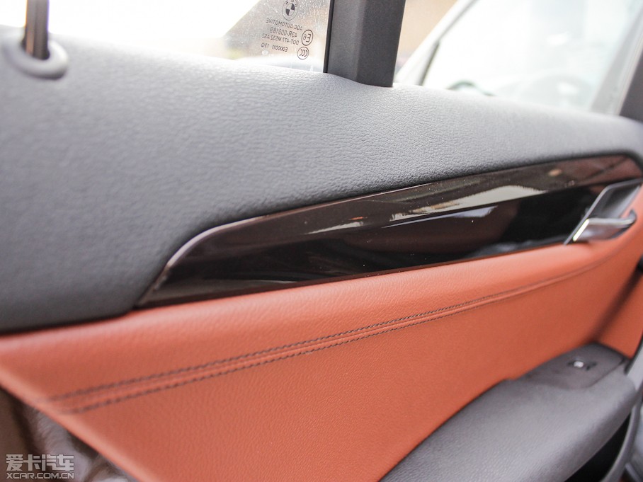 2013RX1 xDrive 20i XOӋb