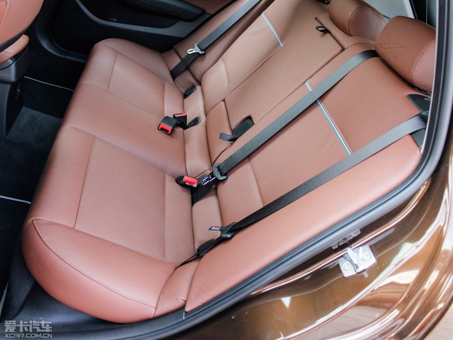 2013RX1 xDrive 20i XOӋb