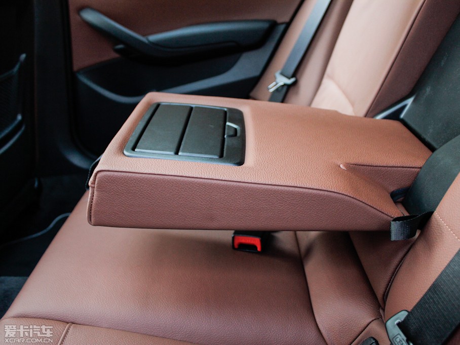 2013RX1 xDrive 20i XOӋb