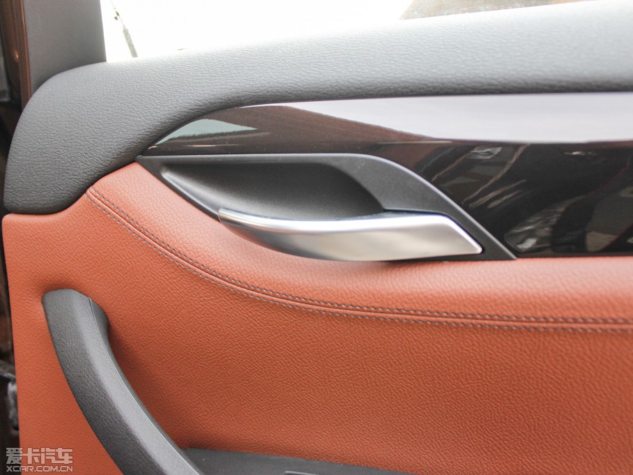 2013RX1 xDrive 20i XOӋb