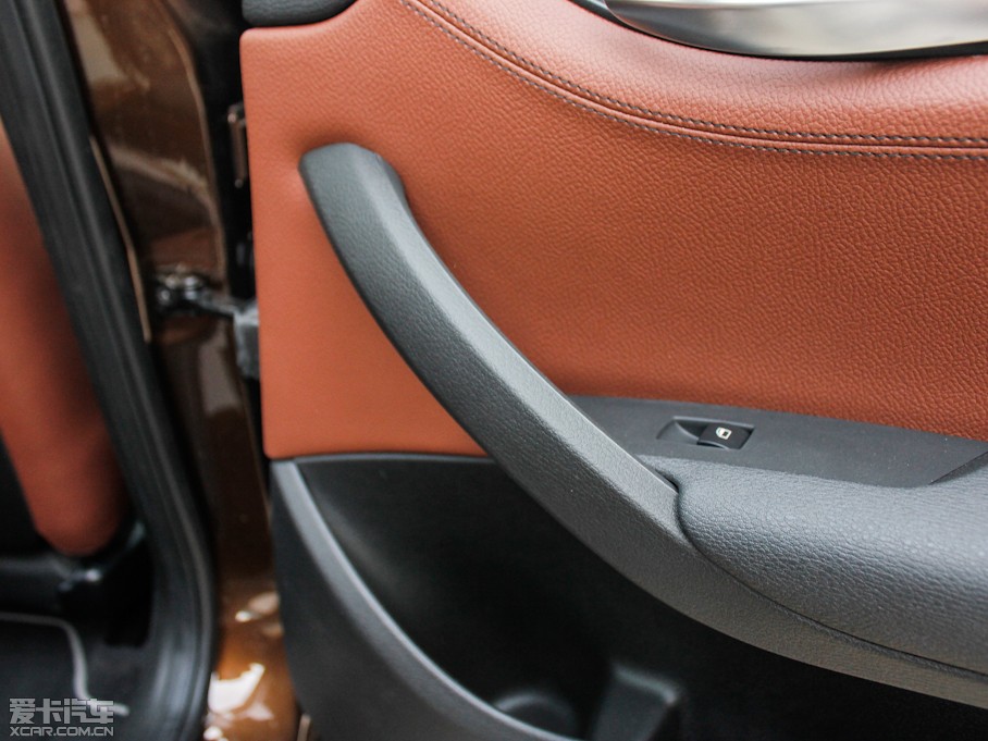 2013RX1 xDrive 20i XOӋb