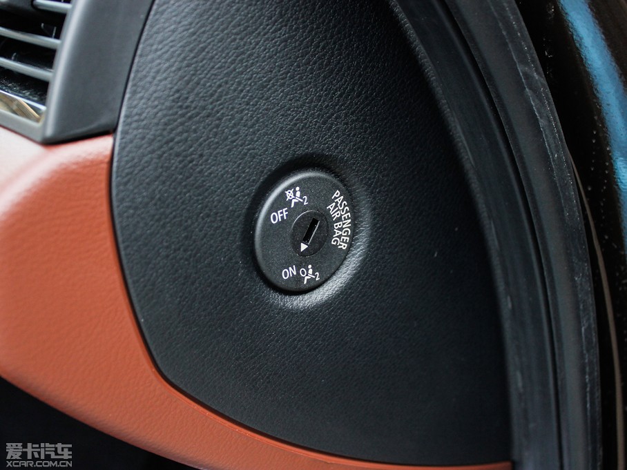 2013RX1 xDrive 20i XOӋb