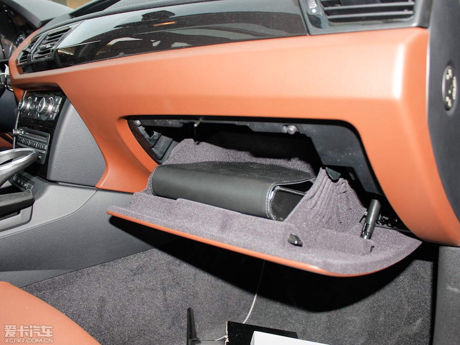 2013RX1 xDrive 20i XOӋb