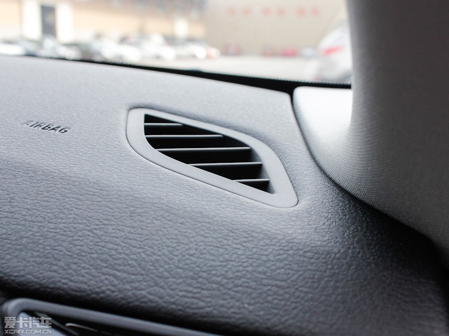 2013RX1 xDrive 20i XOӋb