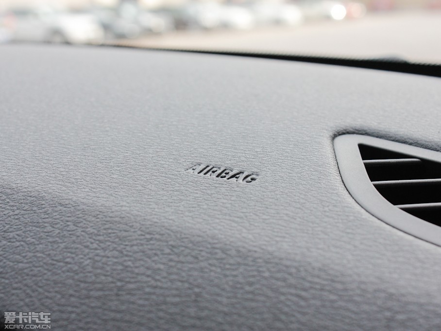 2013RX1 xDrive 20i XOӋb