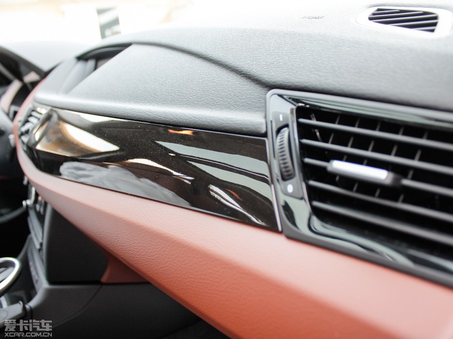 2013RX1 xDrive 20i XOӋb