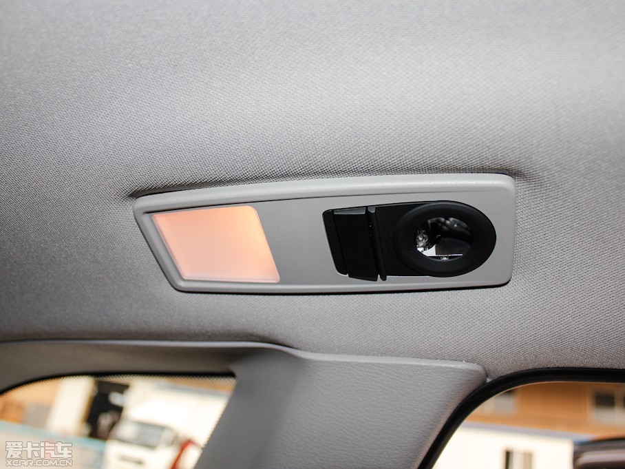 2013RX1 xDrive 20i XOӋb