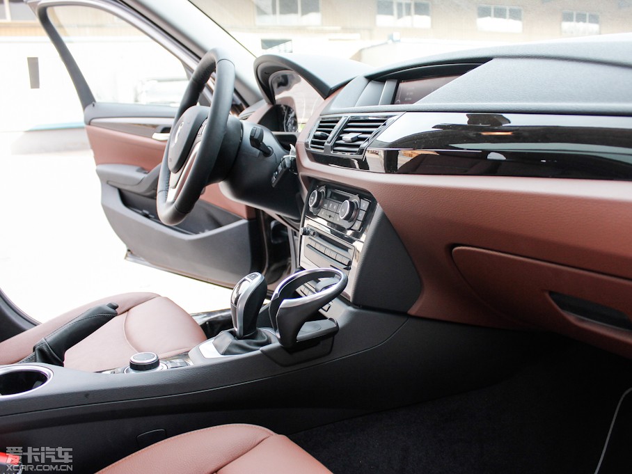 2013RX1 xDrive 20i XOӋb