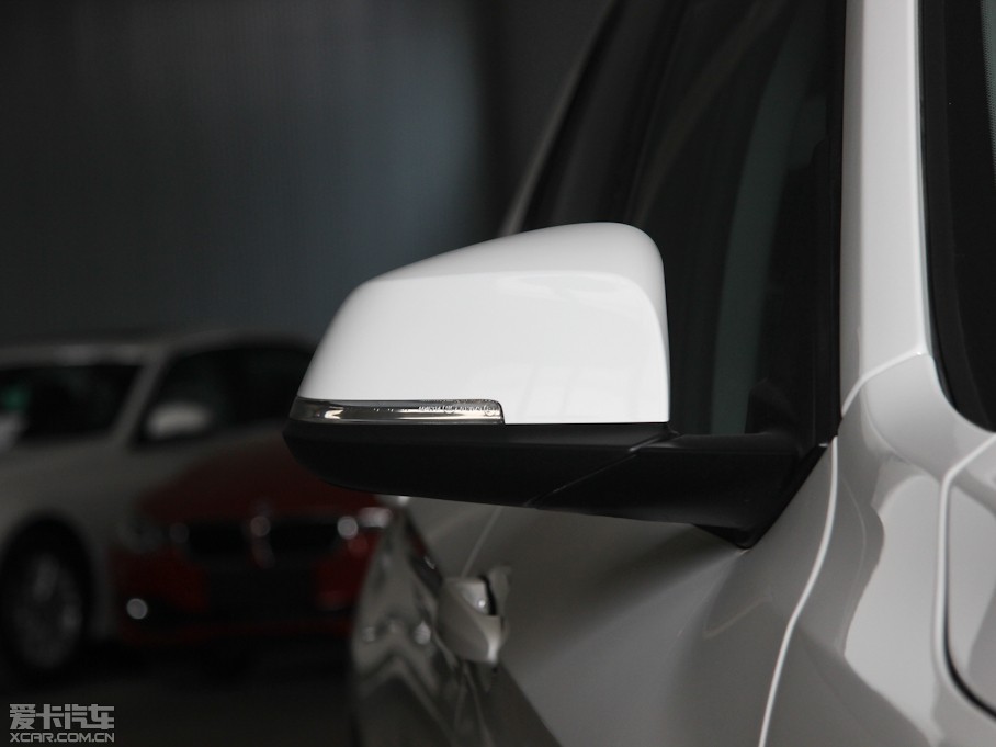 2013RX1 sDrive 20i \OӋb