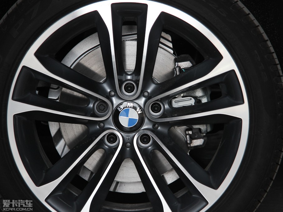 2013RX1 sDrive 20i \OӋb