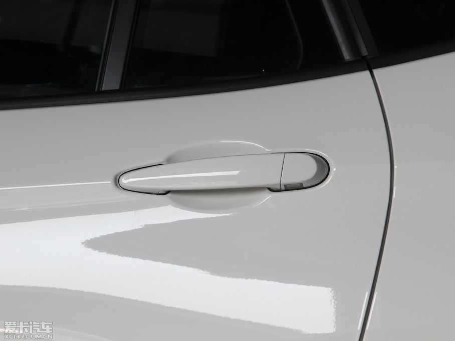 2013RX1 sDrive 20i \OӋb