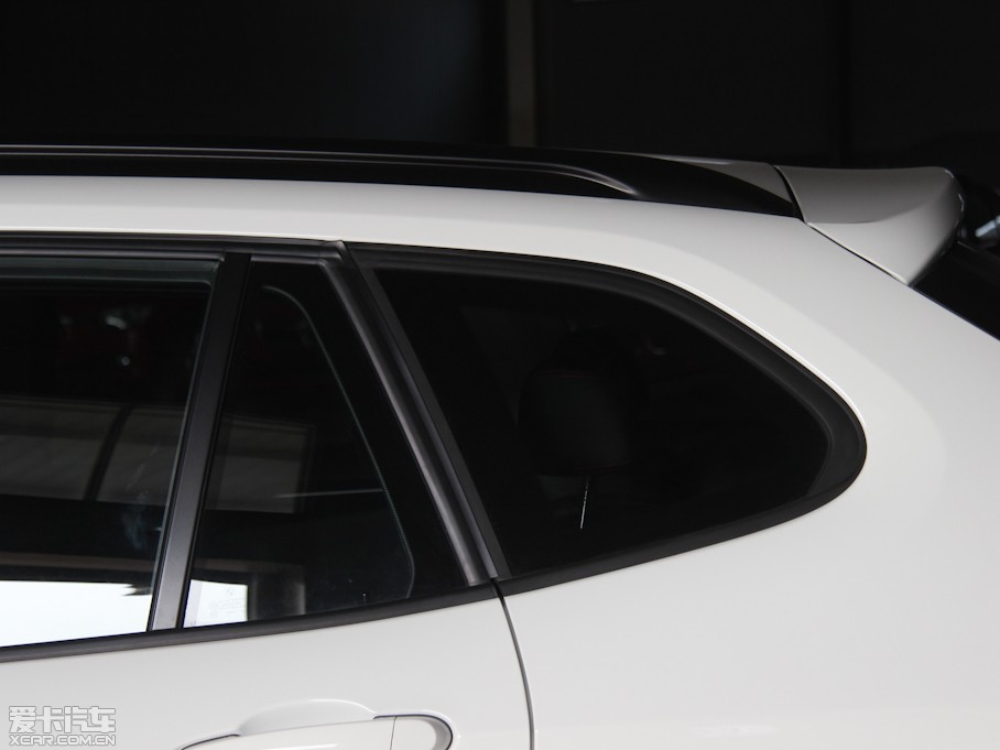 2013RX1 sDrive 20i \OӋb