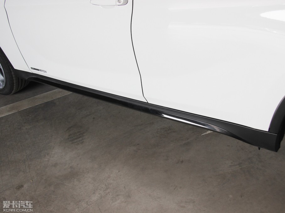 2013RX1 sDrive 20i \OӋb