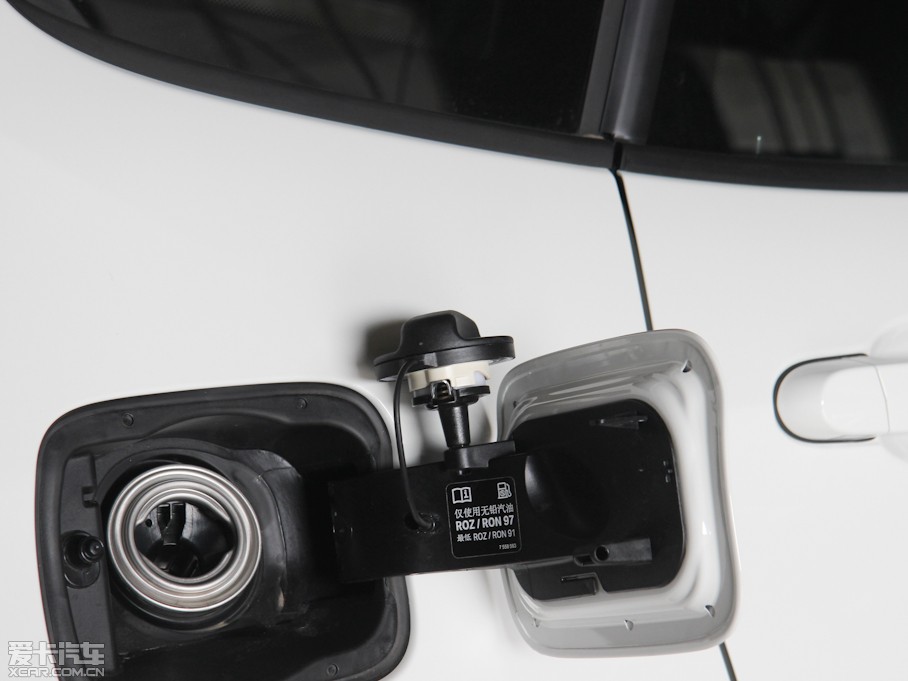 2013RX1 sDrive 20i \OӋb