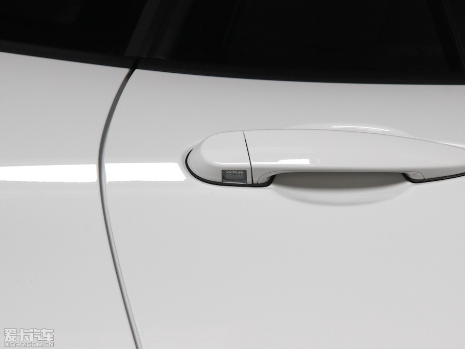 2013RX1 sDrive 20i \OӋb