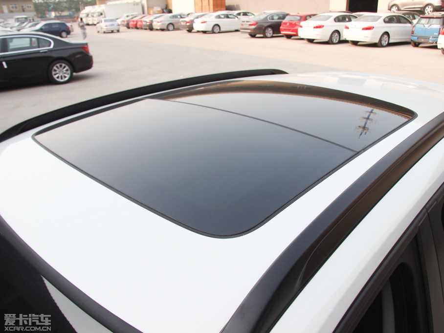 2013RX1 sDrive 20i \OӋb