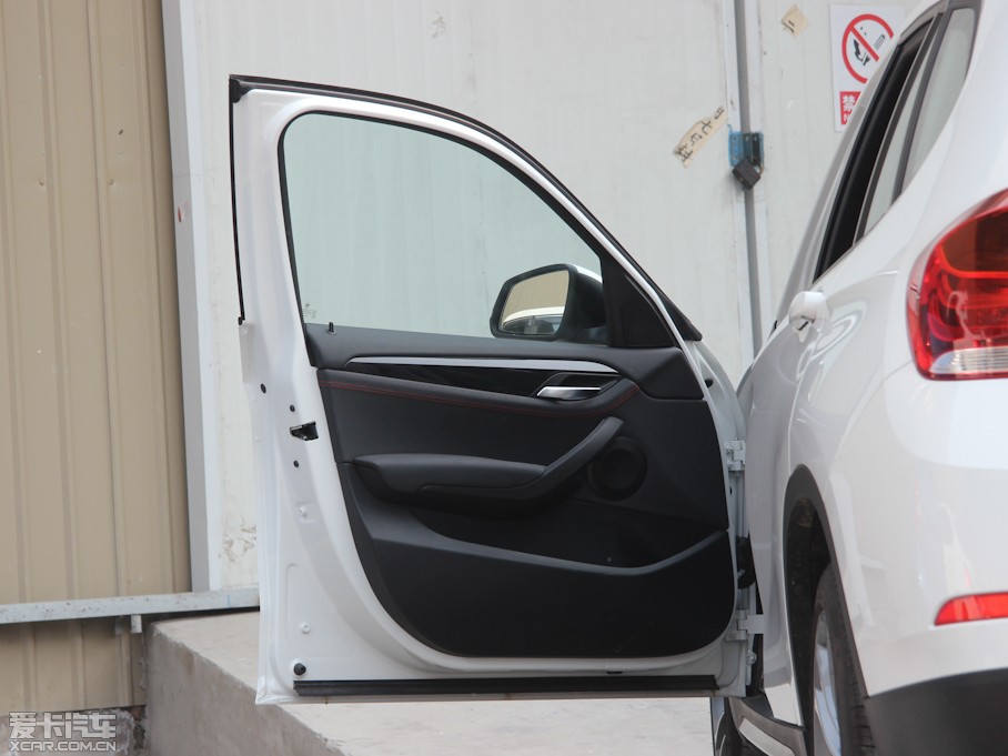 2013RX1 sDrive 20i \OӋb