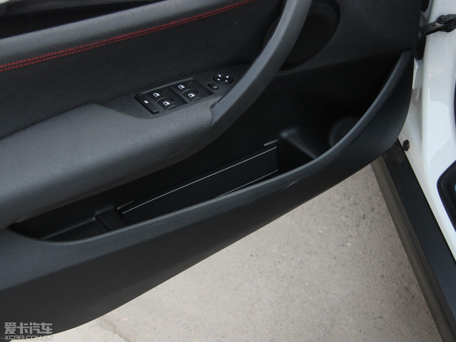 2013RX1 sDrive 20i \OӋb