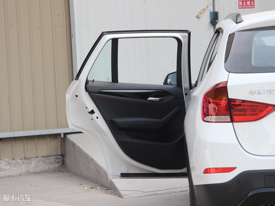 2013RX1 sDrive 20i \OӋb