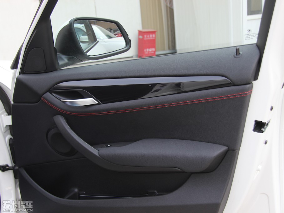 2013RX1 sDrive 20i \OӋb