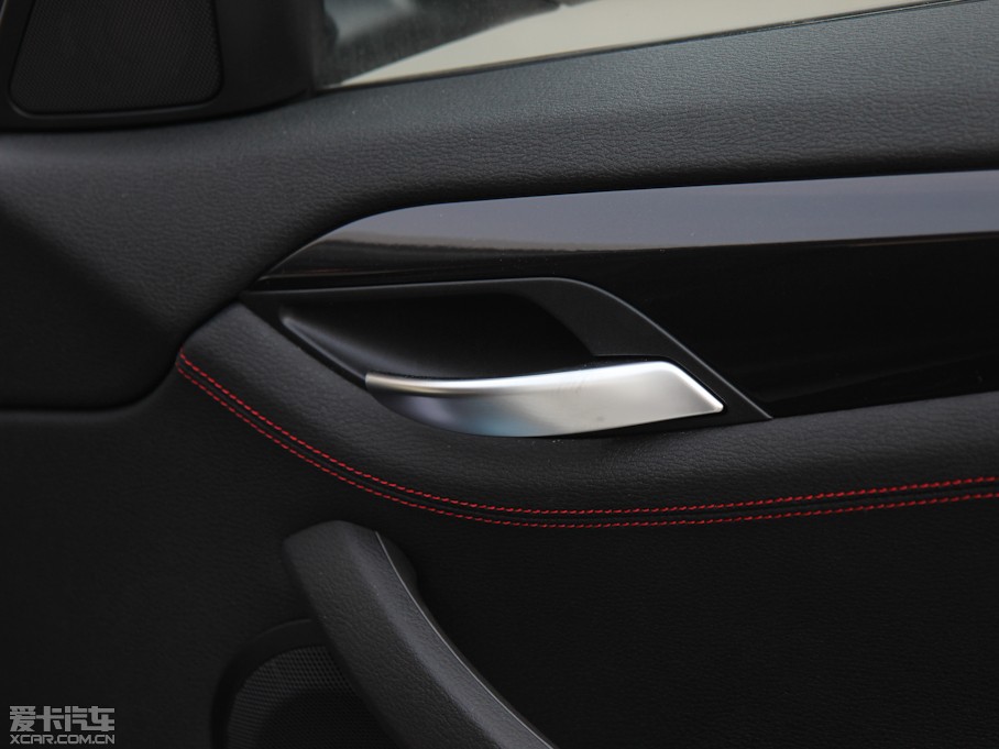 2013RX1 sDrive 20i \OӋb