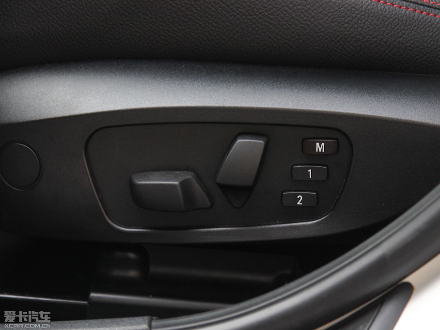 2013RX1 sDrive 20i \OӋb