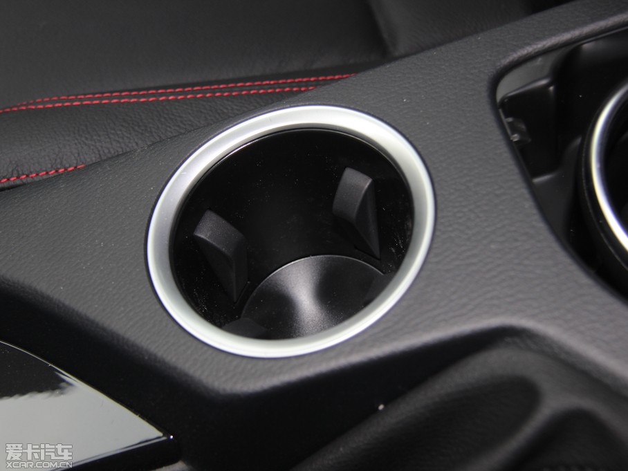 2013RX1 sDrive 20i \OӋb